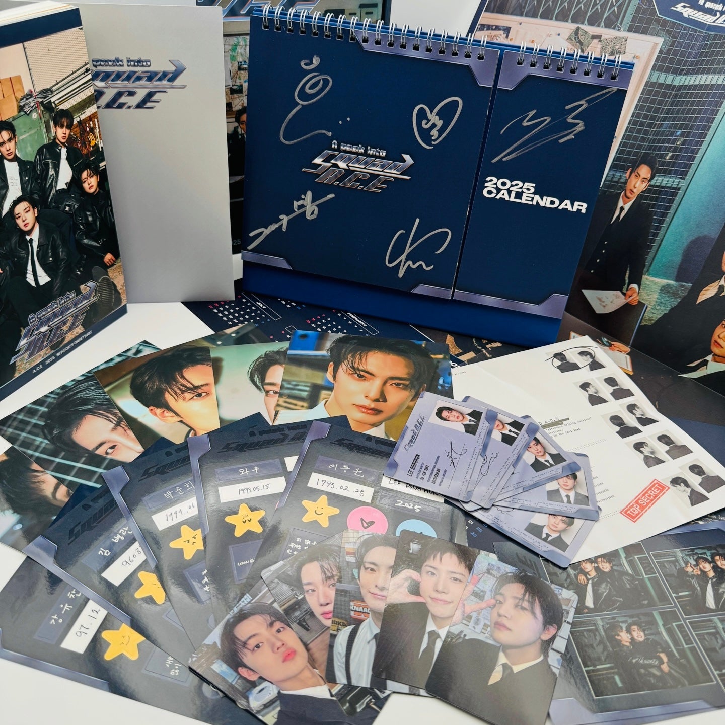[PRE-ORDER] A.C.E 2025 SEASON'S GREETINGS (SIGNED BY ALL MEMBERS)