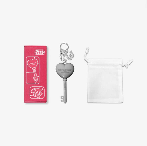 TWICE LOGO KEYRING ('STRATEGY' POP-UP IN SEOUL OFFICIAL MD)
